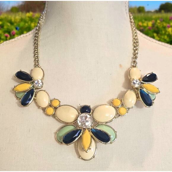 Talbots Button Flower Necklace Beige Blue Green Gold Tone Chain 16" 18" Long - Picture 1 of 7
